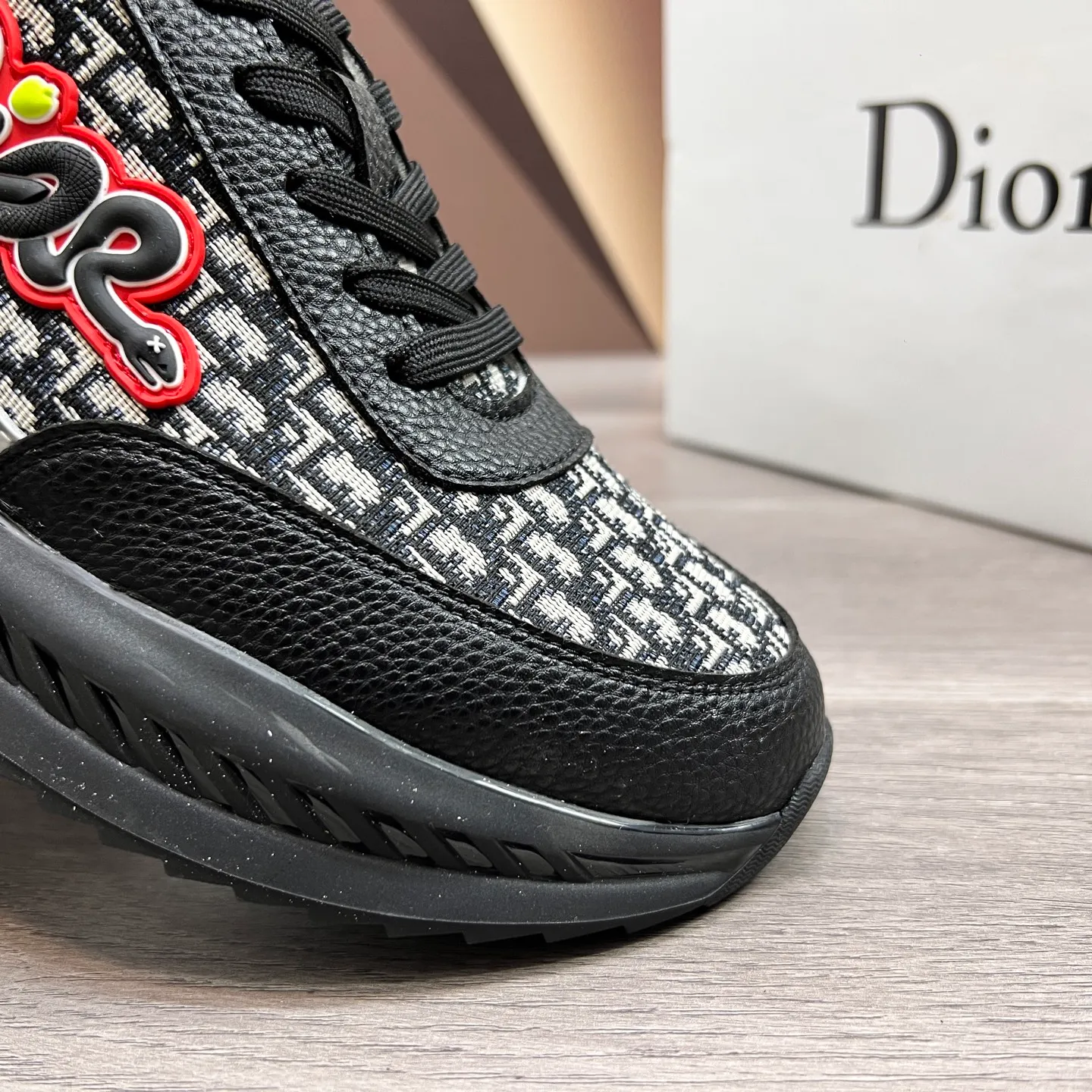 Factory price: 438💰Dior original quality.~ Unique modern style sneakers. 🏃A must-have casual shoe for trendy men😍😍 Imported cowhide fabric, sheepskin foot pads (refuse to discolor and grind feet) soles: Original soles specially provided by the original factory, French lazy style design ⚠️Fit to the feet, original quality, super comfortable original soles. It’s like shooting the real thing🎬The real thing is better, high-quality sneakers, men’s shoe size: 38-44 (45 and 46 can be customized)